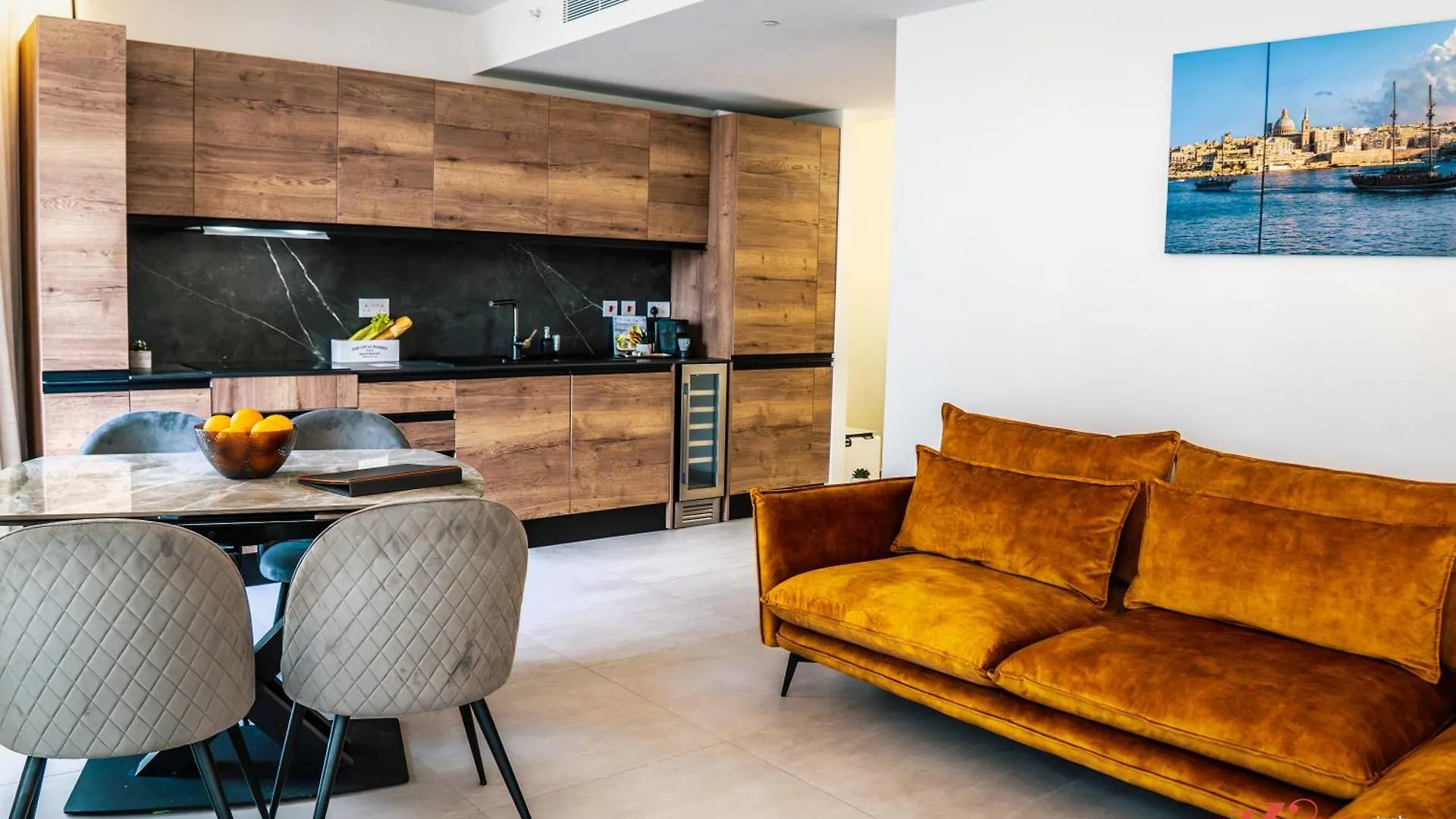 Experience Luxury Living At Mercury Suites Saint Julian's 0*,